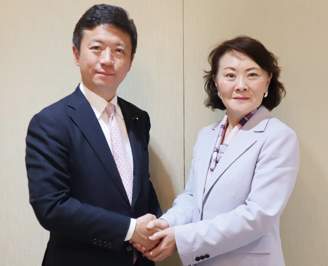 前衆議院議員山田みきとの握手